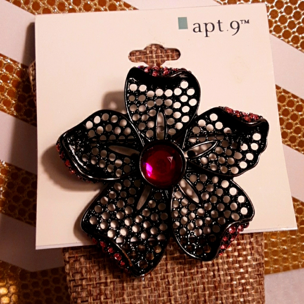 💎Apt.9 brooch